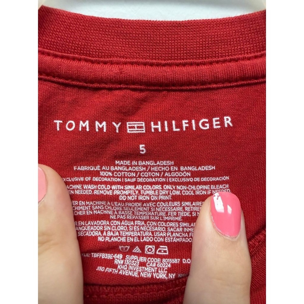 Tommy Hilfiger Boys Size 5 Red Long Sleeve Shirt Logo Sleeve Cotton Tee - Picture 2 of 5